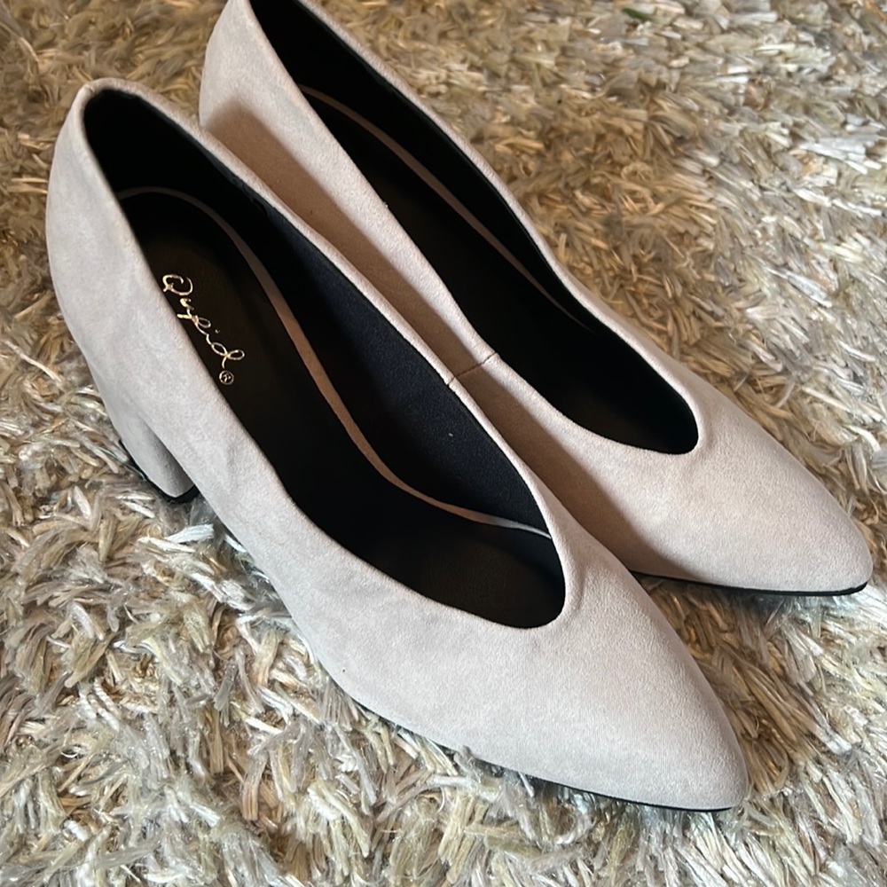 NWT oatmeal Qupid heels !